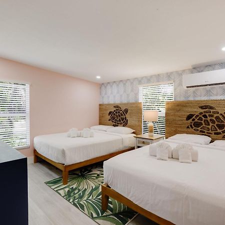Charming Suite With Balcony And Bikes At Historic Sandpiper Inn サニベル エクステリア 写真